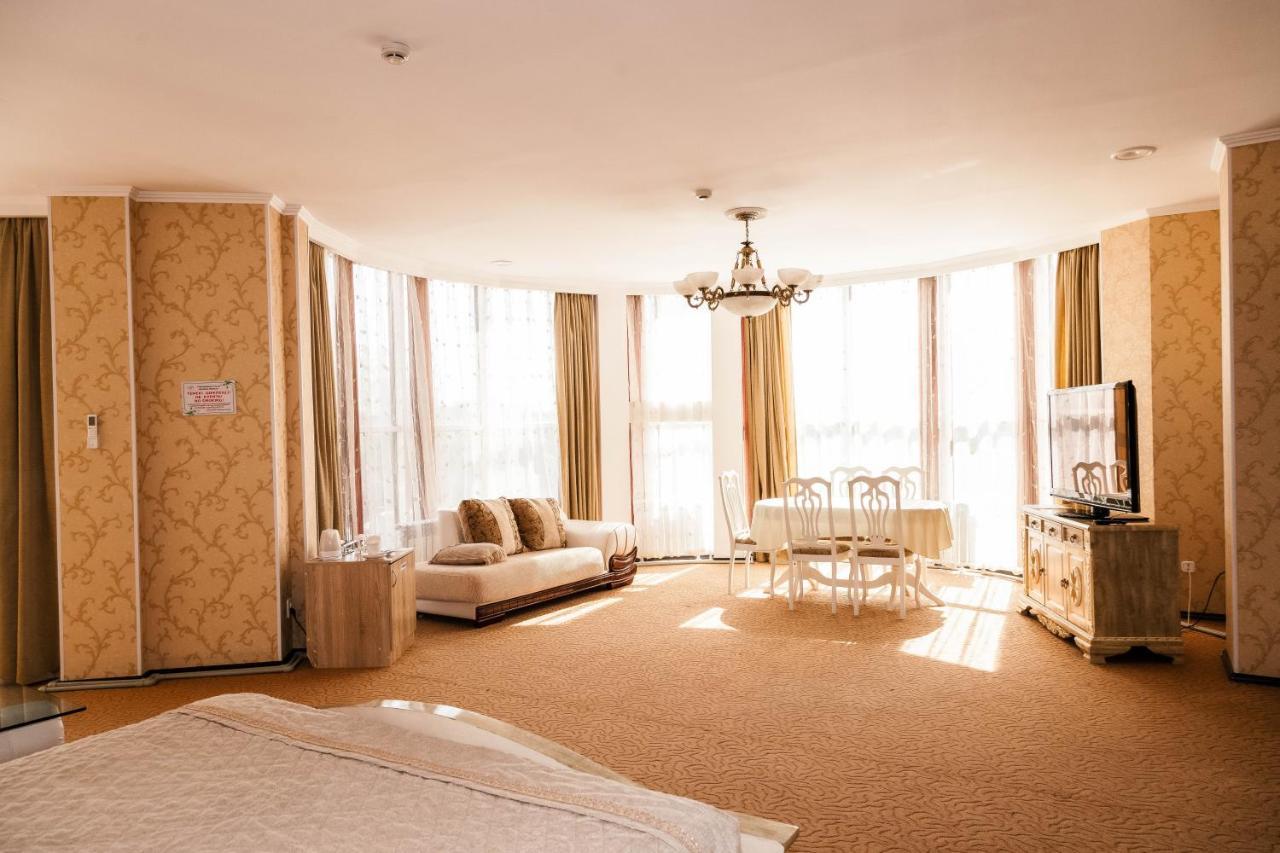 Golden Palace Aktau  Luaran gambar