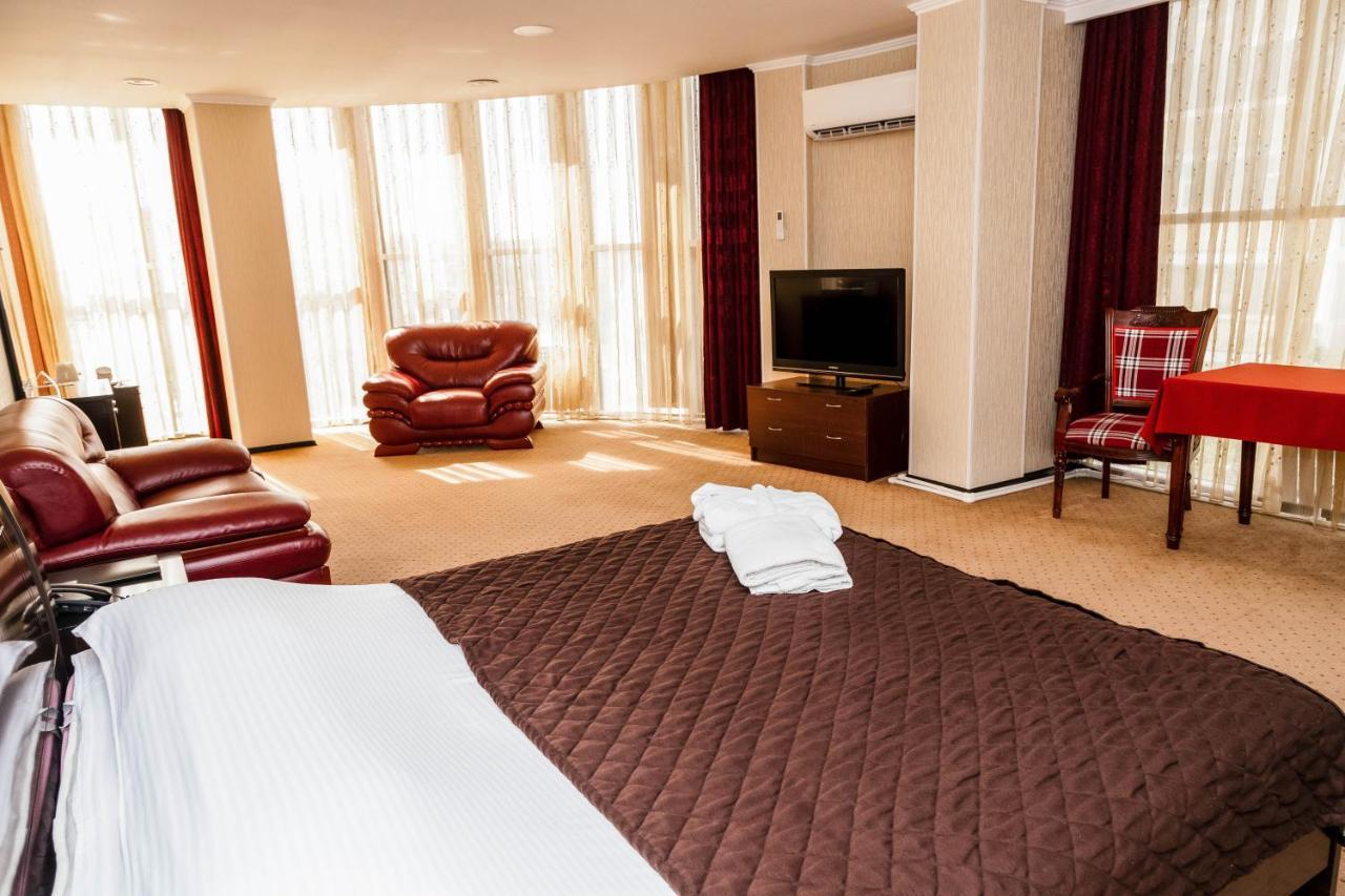 Golden Palace Aktau  Luaran gambar